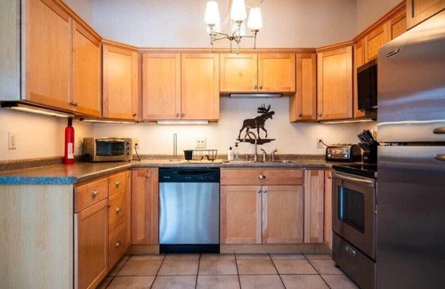 Ludlow House | Mountainside 4-BR Lodge 2-min to Okemo Mountain