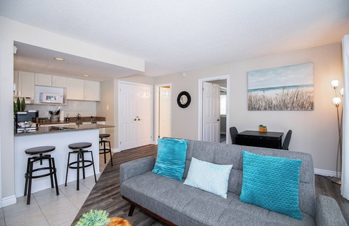 Craigleith Apartment | Mountainside Retreat - Ski in/out - Endless Coffee