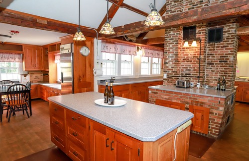 Wilmot House | Mountainside Estate. Private Indoor Pool, near Ragged Mtn. & Sunapee, sleeps 28
