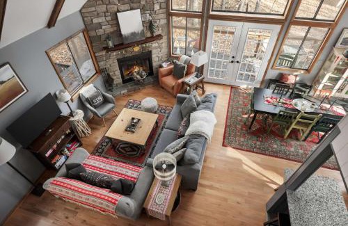 Berkeley Springs Ski Chalet | Mountainside w Fireplace, Fire Pit, Deck, & WiFi