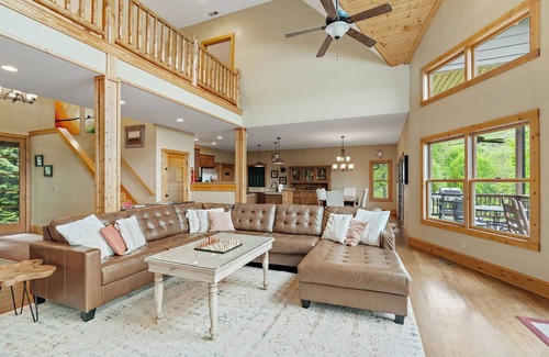 Walker-In-the-Hills House | Mountaintop Oasis: Family Fun, Paved Access, Very Close to Town and Blue RidgeP