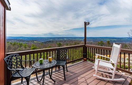 Capon Bridge Ski Chalet | Mountaintop Views, Hot Tub, Deck, Fire Pit & WiFi