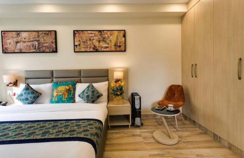 New Friends Colony Apartment | MOYDOM 3 BHK Appartment Opp NFC (Parties allowed)
