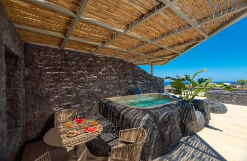 Kamari Bed & Breakfast | Mperes Villas