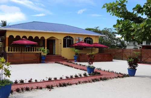 Linden House | Ms Holder's Comfort Villa, Your Home Away from Home