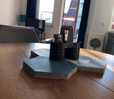 Harleshausen Apartment | MSF Apartment Green Wolf
