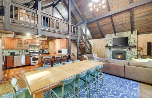 Pocono Pines Cabin | ⛰⛵️⛱Mt. Maplewood Lodge❤️Family Budget☆Ski☆Cabin☆Hot⛷Tub☆Game Rm☆Dogs+