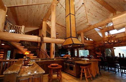 Mount Shasta Cabin | Mt Shasta Majestic Retreat - Luxury Log Home w/Spectacular Mountain & Lake Views