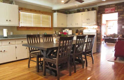 McCloud House | Mt. Shasta Vacation Home in McCloud Sleeps 10+, 415-577-5198