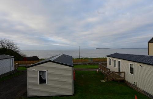 Muasdale Ski Chalet | Muasdale - Shore View