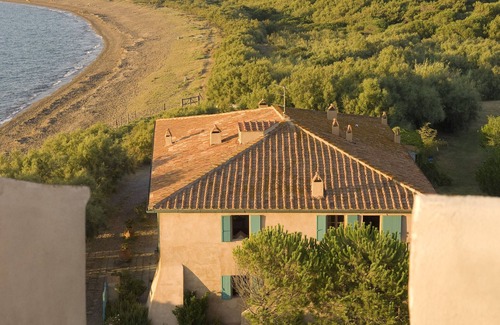 Piombino House | Much loved seaside rental home for 8/10 in stunning unspoilt Tuscany.