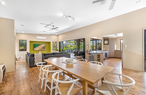 Mudjimba House | Mudjimba Escape - Pet friendly, luxury villa w/pool