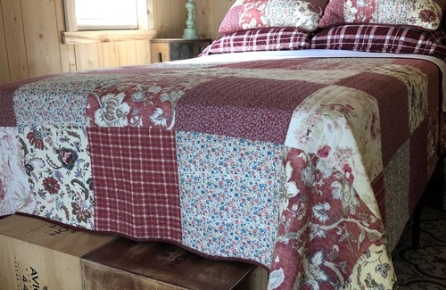 Warren County Cottage | Mulberry Cottage Farm-Stay. A unique farm-stay in Southern Iowa