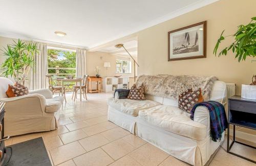 Maidensgrove Apartment | Mulberry Cottage