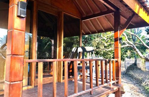 Kecamatan Masbagik Bed & Breakfast | Muni's Lombok Bungalow