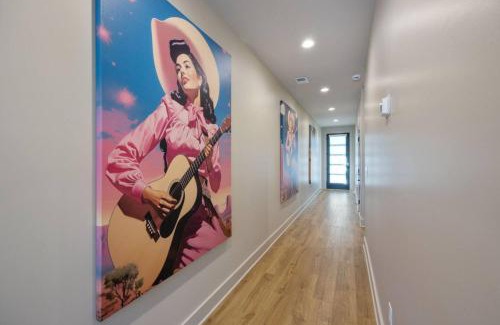Radnor House | Music City Abode and Cowgirl Up Dual Townhomes