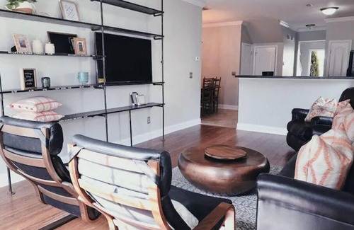 Nashboro Village House | Music City Getaway
