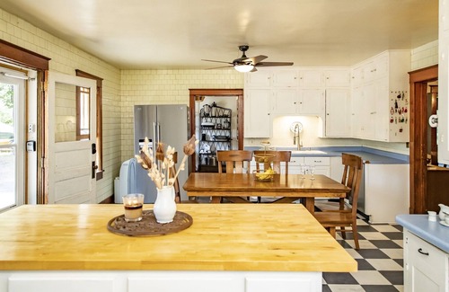 Tomahawk House | Muskie River Lodge – Where History Meets Comfort