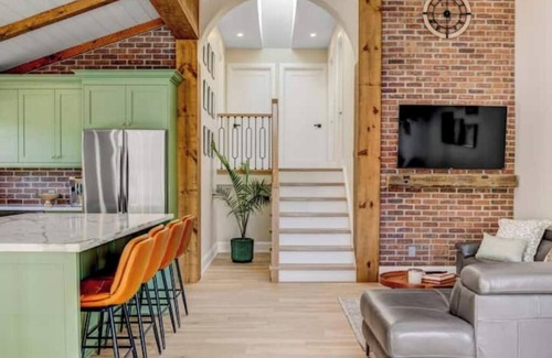 Rathwood Apartment | Muskoka Apt