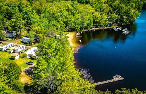 Torrance RV Rental | Muskoka Glamping Structure 7