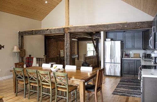 Baysville Cottage | Muskoka Lakefront Cottage 3BR | Lake of Bays | Pet Friendly