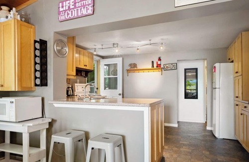 Huntsville Cabin | Muskoka Summer Side Dream