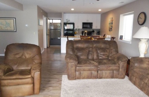 Lake Ozark Condo | Must see! Beautiful updated condo! Few steps to condo & docks! Electric Grill!