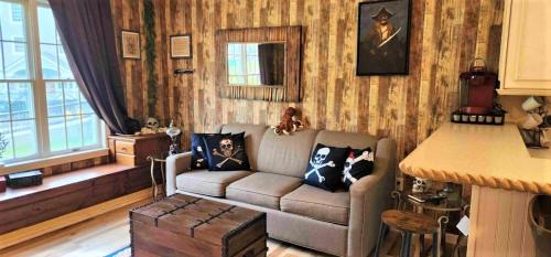 Hancock Apartment | Must See Pirate Suite Ski On Off Jiminy - Mtn View Fully Redone Decor