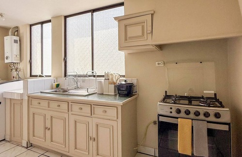 Huayna-Capac Apartment | Mustard Apartment -Centrally located in Cuenca