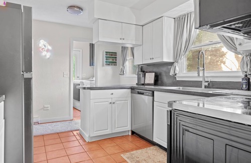 Canton House | MVP Manor; 3 Min to HOF & Belden Village