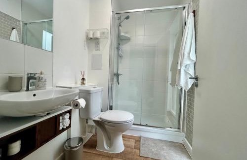 Coldharbour House | My Apartment Brixton - Modern Double Room with En-suite