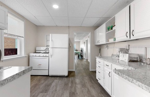 De Pere Apartment | My Happy Place 2 on Main Ave. De Pere