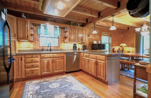 Tazewell House | My Happy Place - Lakefront cabin