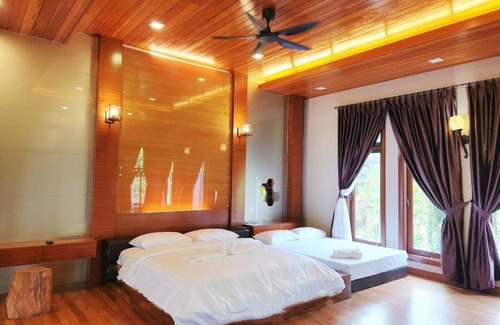 Taman Jubilee House | 1000 m² Bungalow ∙ 5 bedrooms ∙ 20 guests