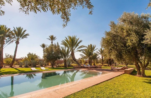 Annakhil Villa | My Rental Homes - Villa Amiral with priate pool and large garden