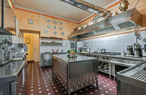 Santa Maria - Rezzonico Villa | My Rental Homes - Villa Camilla with swimming pool and a private tennis court.
