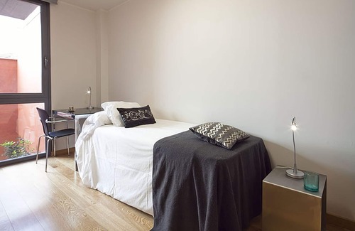 el Fort Pienc Apartment | My Space Barcelona 6 Apart. to have 48 people around the Triunfo Arco