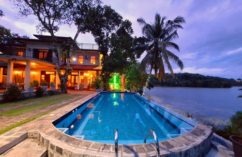 Bandaragama Villa | MYH - Lake Front Pvt Villa with Staff and Includes FREE Breakfast of your choice