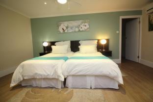 West Bank Hotel | MyPond Stenden Hotel