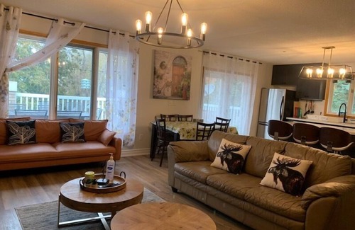 Lindsay Cottage | Myriad Fins Cottage and Marina