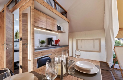 Mol Cabin | n/a