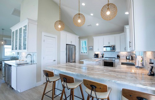 Port St. Joe House | N Cape, private spa, comm pool, ensuites galore, pets considered, beach gear