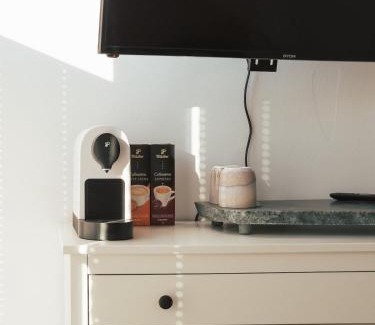 Kalk House | Nahe Messe - Privates Gästezimmer mit Bad in einer Wohnung