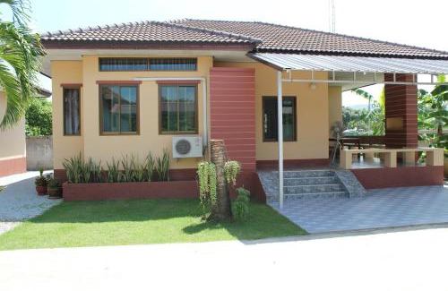 Rayong House | Naluemon Village FH 3-4