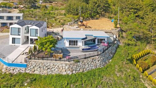 Namhae Villa | Namhae Bokkongii Seesru Ocean View Poolvilla