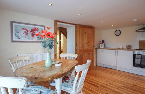 Cylch-Y-Garn Cottage | NANT Y GOF, pet friendly, character holiday cottage in Cemaes Bay