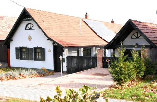 Pusztavam Apartment | NAP-HOLD Vendégház
