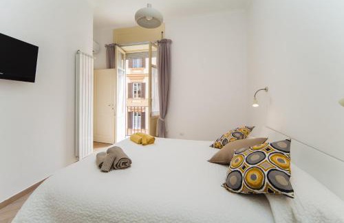 Naples City Centre House | Napoli Centro Suite - Duomo Apartment