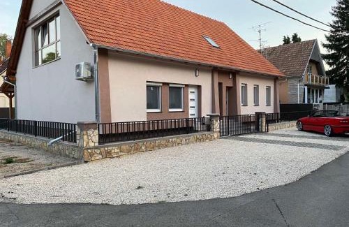 Harkany Apartment | Napsugár Apartmanház
