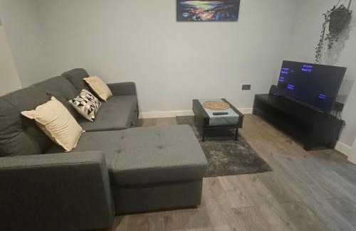 Adamsdown Apartment | Nariken Apartments, Cardiff City Center